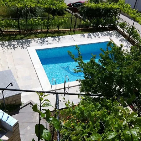 Apartment Pula 8 *