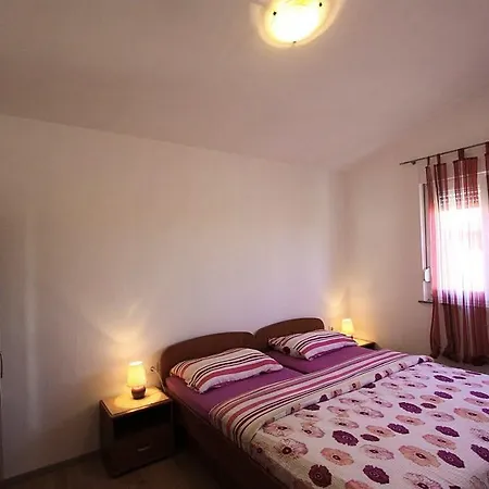 Apartment Keres 3 Apartamento Pula