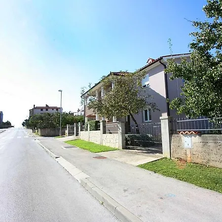 Apartamento Apartment Keres 3 Pula