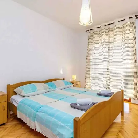 8 Apartman