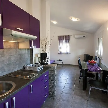Apartment Keres 3 Apartament Pula