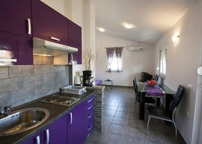 8 Apartman Póla