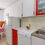 8 * Πούλα